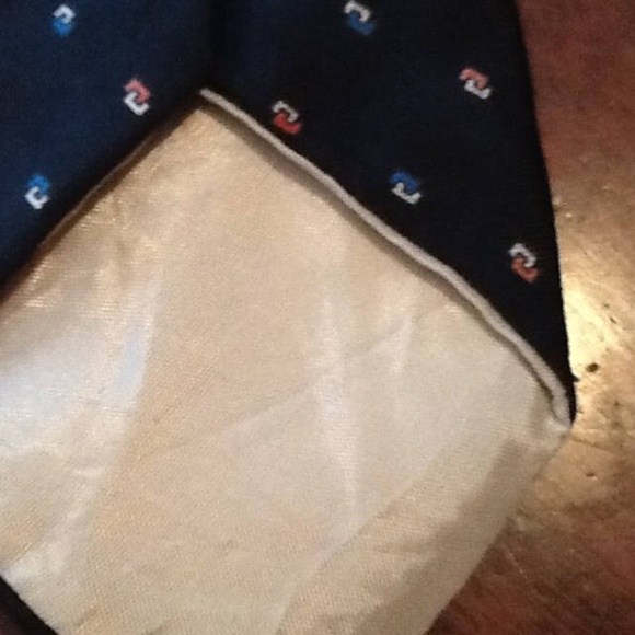 Retro Silk Leo Chevalier - Made in Canada -Black silk tie - well loved - Picture 13 of 16